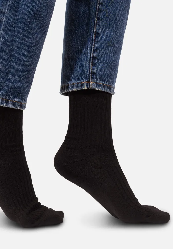 Black socks made of organic cotton with wide stripes