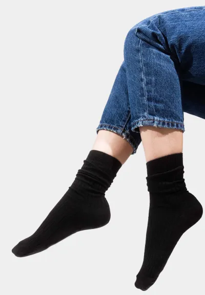 Black socks made of organic cotton with wide stripes
