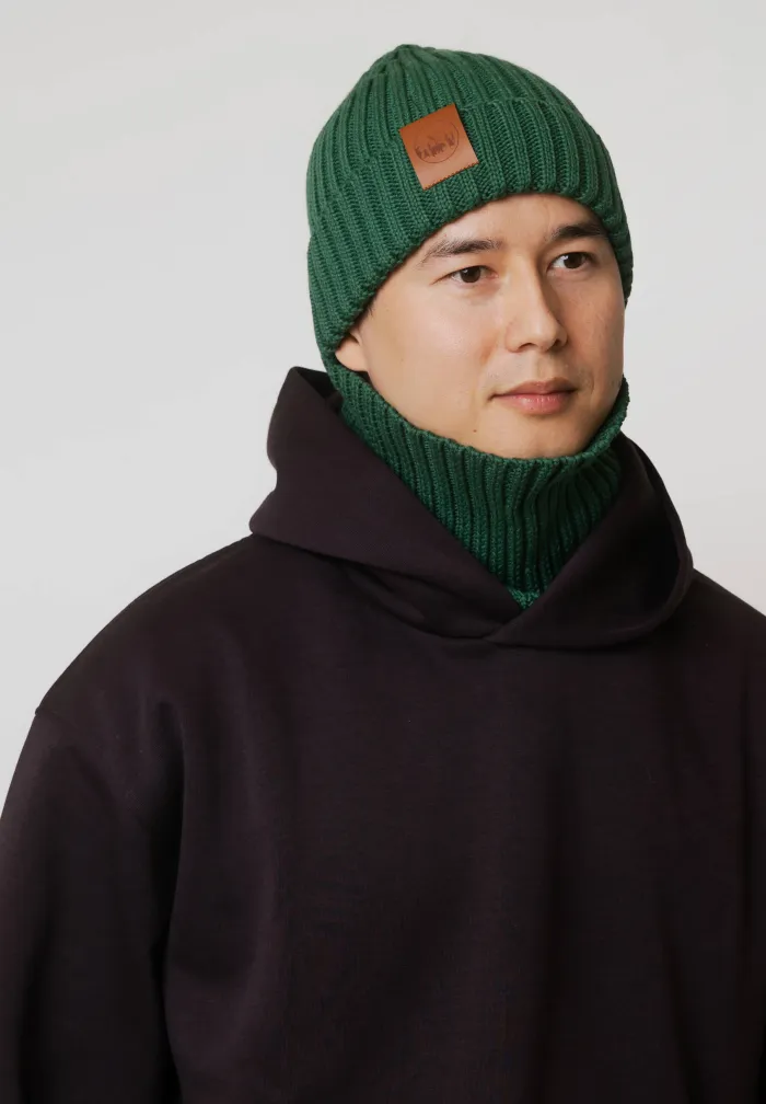 Sage green set: Alcatraz beanie and tube scarf
