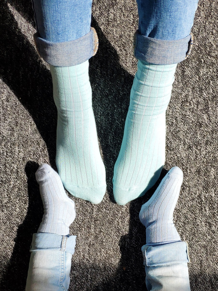 Kids socks ribbed light blue with purple elastane
